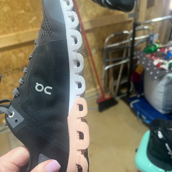 On Running Black Sneakers - Picture 3 of 4